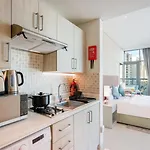 Cozy Studio In Palm, Steps To Beach & Mall